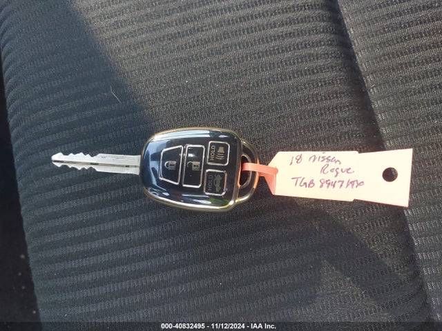 Toyota RAV4 LE 2018 JTMBFREV9JJ239087 Image 11