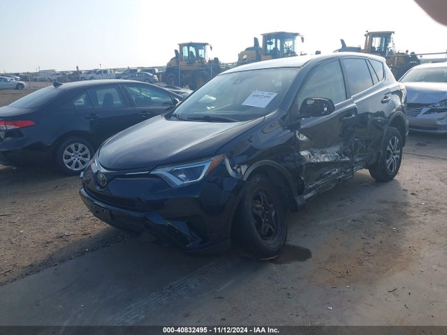 Toyota RAV4 LE 2018 JTMBFREV9JJ239087 Image 2