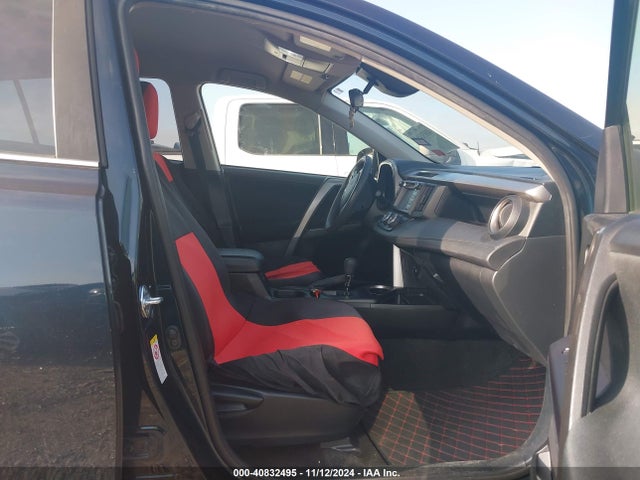 Toyota RAV4 LE 2018 JTMBFREV9JJ239087 Image 5