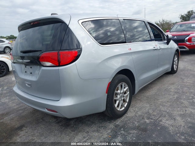2C4RC1CG3NR213311 Chrysler Voyager Lx