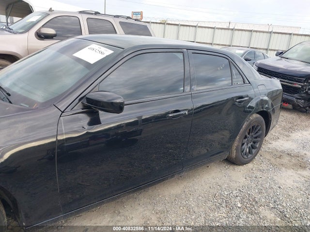Chrysler 300 2014 2C3CCAAG3EH156689 Image 12