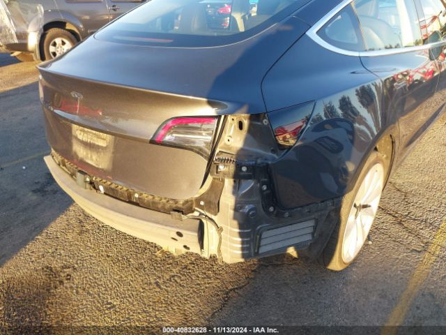 5YJ3E1EA5JF010774 Tesla Model 3 Long Range/mid Range