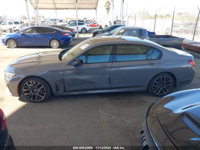 WBA7T2C0XNCJ65683 BMW 740 I