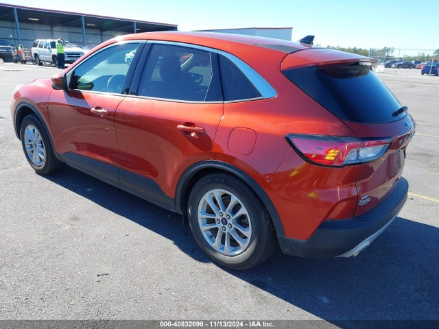 Ford ESCAPE SE 2020 1FMCU0G63LUA39931 Image 3