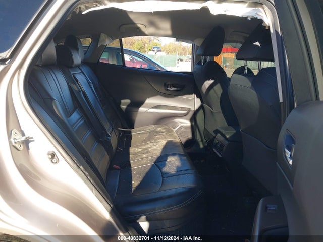 JTEAAAAH2NJ098067 Toyota VENZA LE