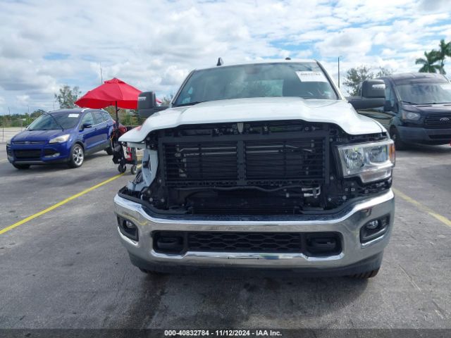 3C6UR5DL9RG349067 RAM 2500 Big Horn  4x4 6'4 Box
