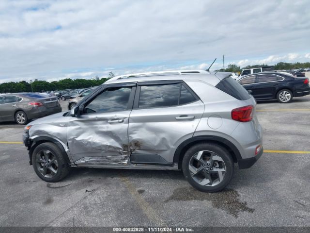 KMHRC8A38PU241924 Hyundai Venue Sel