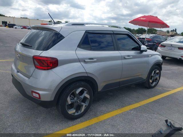 KMHRC8A38PU241924 Hyundai Venue Sel