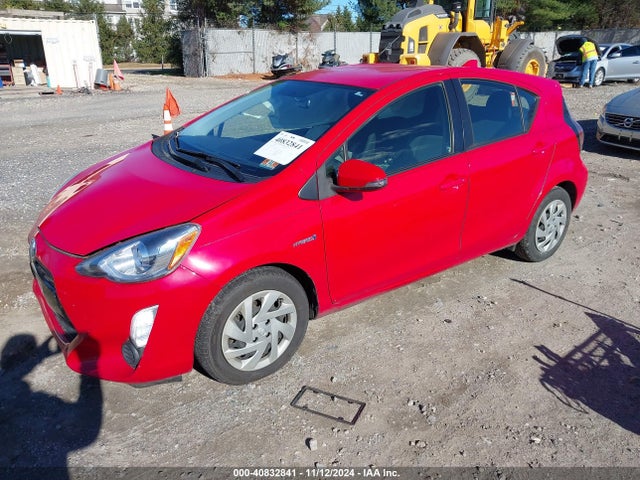 JTDKDTB32F1585351 Toyota Prius C Two