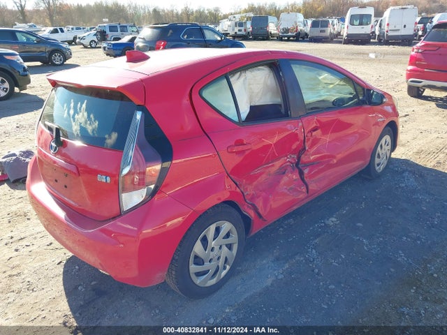 JTDKDTB32F1585351 Toyota Prius C Two