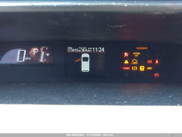 JTDKDTB32F1585351 Toyota Prius C Two