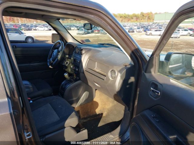 1C4NJRFBXFD155060 Jeep Patriot Latitude