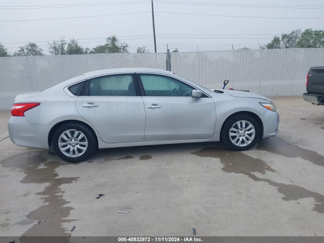 Nissan Altima 2.5 S 2017 1N4AL3APXHN343590 Image 13