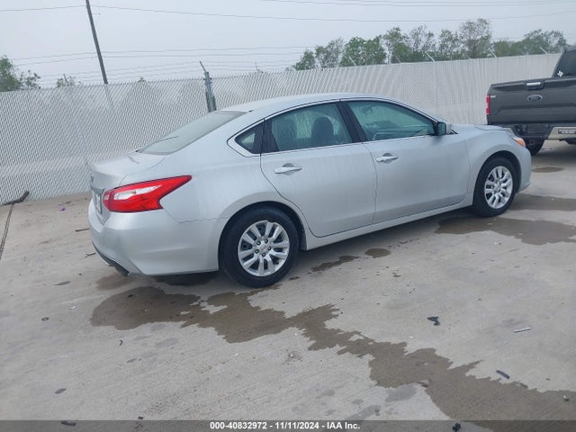 Nissan Altima 2.5 S 2017 1N4AL3APXHN343590 Image 4