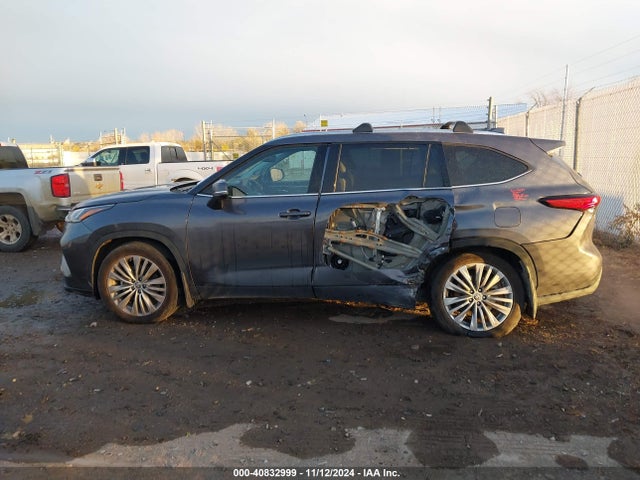 Toyota Highlander Platinum 2022 5TDFZRBH4NS252622 Image 15