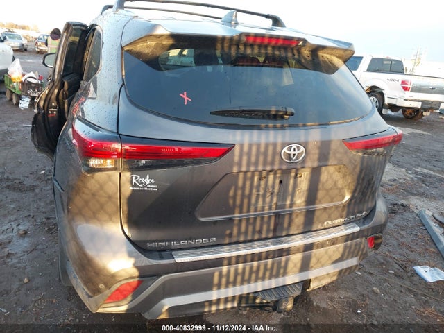 Toyota Highlander Platinum 2022 5TDFZRBH4NS252622 Image 19