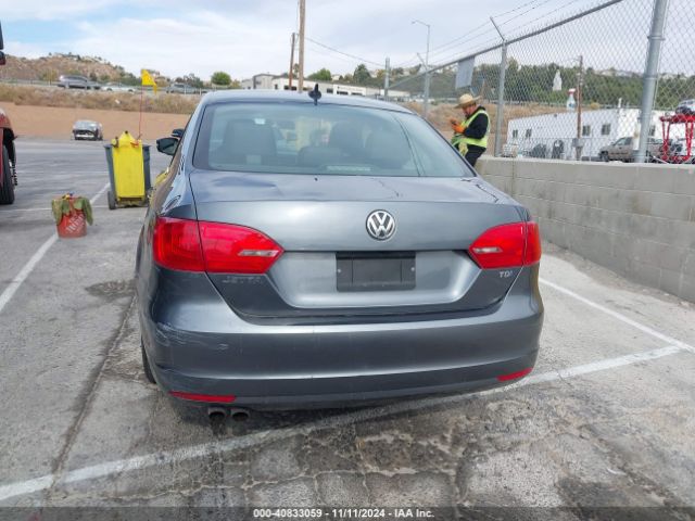 3VWLL7AJ8EM392182 Volkswagen Jetta 2.0l Tdi