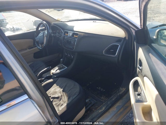 Chrysler 200 Touring 2014 1C3CCBBB4EN165238 Image 5