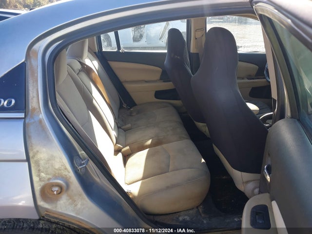 Chrysler 200 Touring 2014 1C3CCBBB4EN165238 Image 8