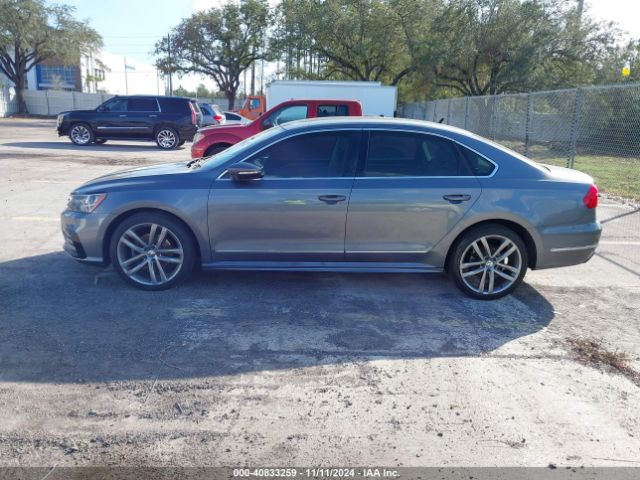 1VWAT7A37GC066872 Volkswagen Passat 1.8t R-line