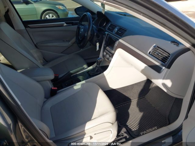 1VWAT7A37GC066872 Volkswagen Passat 1.8t R-line
