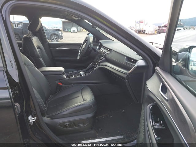 1C4RJKDG8P8739409 Jeep Grand Cherokee L Overland 4x4