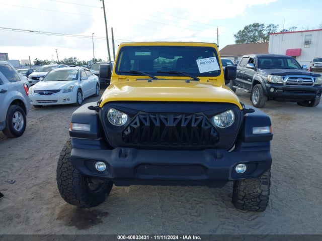 1C4HJXDG9JW299728 Jeep Wrangler Unlimited Sport S 4x4