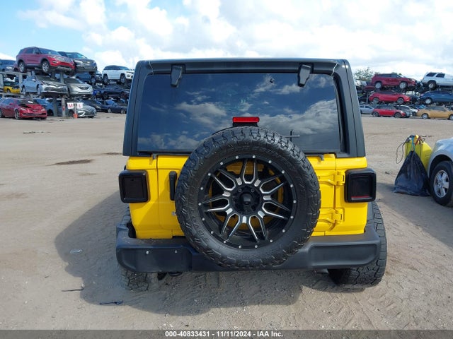 1C4HJXDG9JW299728 Jeep Wrangler Unlimited Sport S 4x4