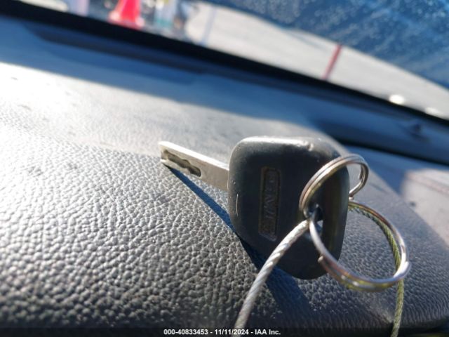 1GTG6CE33G1112703 GMC CANYON SLE