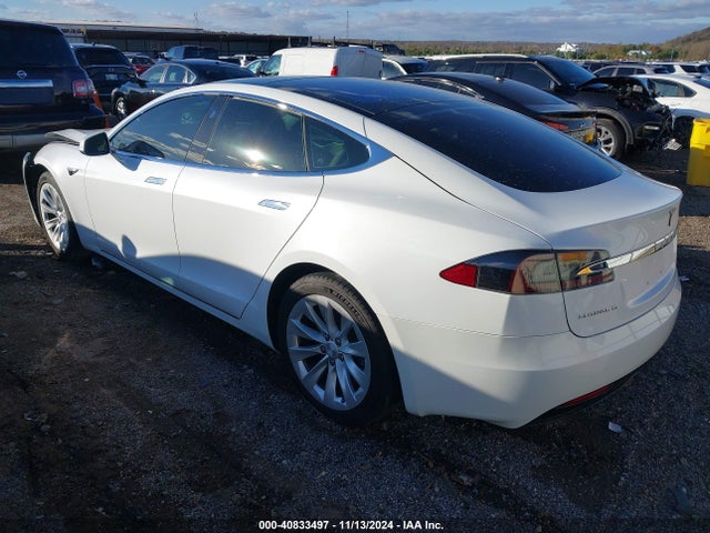 2016 TESLA MODEL S 5YJSA1E11GF170103 Photo 2