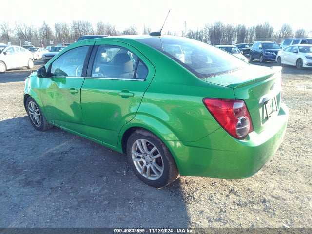 Chevrolet Sonic Lt Auto 2015 1G1JC5SGXF4102502 Image 3