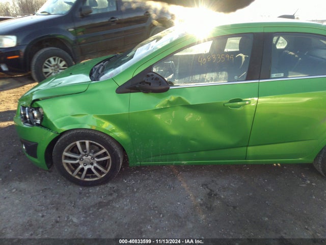 Chevrolet Sonic Lt Auto 2015 1G1JC5SGXF4102502 Image 6