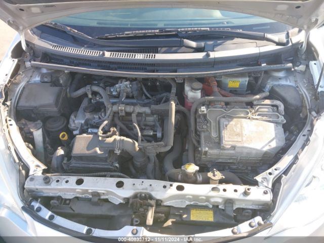 JTDKDTB33E1570209 Toyota Prius C Two