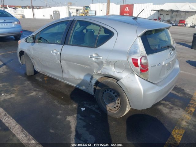 JTDKDTB33E1570209 Toyota Prius C Two