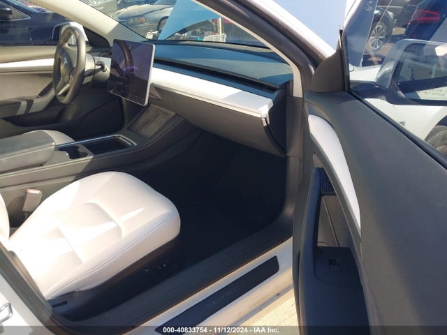 2022 TESLA MODEL 3 5YJ3E1EB4NF242894 Photo 4