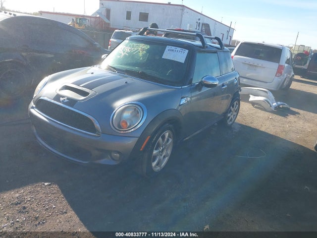 2009 MINI COOPER S WMWMF73599TW83339 Photo 1