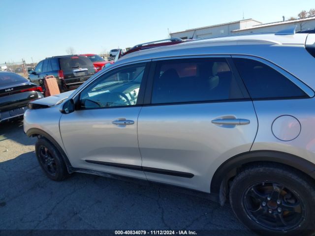 KNDCB3LC7J5160931 KIA NIRO LX