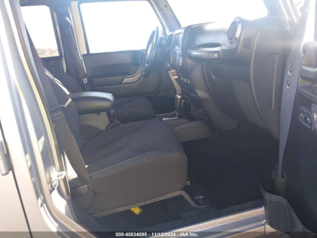 1C4BJWDG2EL243833 Jeep Wrangler Unlimited Sport