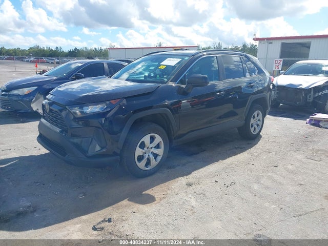 Toyota RAV4 LE 2021 2T3H1RFV0MW128831 Image 2