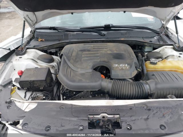 2C3CDXBG4JH281581 Dodge Charger Sxt Rwd