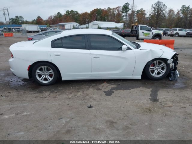 2C3CDXBG4JH281581 Dodge Charger Sxt Rwd