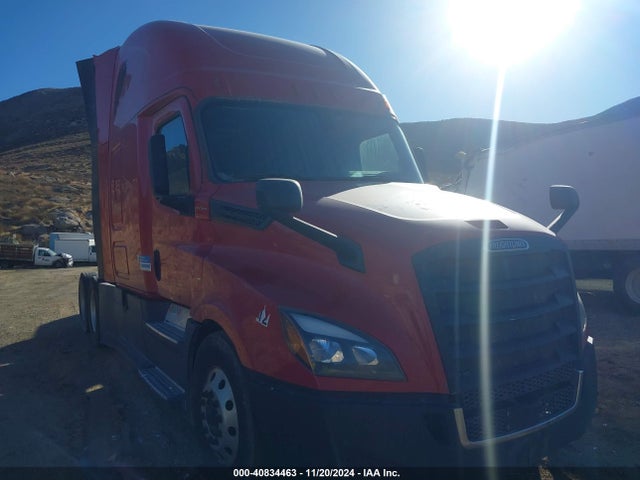 40834463 :رقم المزاد ، 3AKJHHDR0KSKC2360 vin ، 2019 Freightliner New Cascadia 126 مزاد بيع