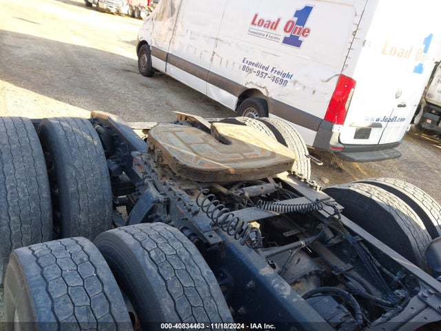 40834463 :رقم المزاد ، 3AKJHHDR0KSKC2360 vin ، 2019 Freightliner New Cascadia 126 مزاد بيع
