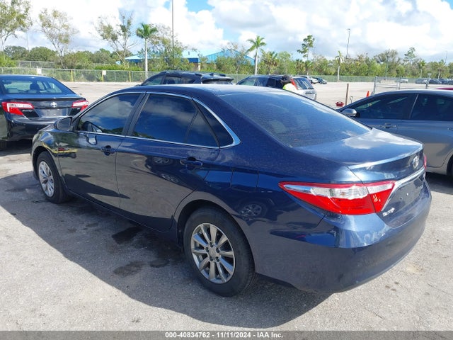 Toyota CAMRY LE 2015 4T4BF1FK1FR514772 Image 3
