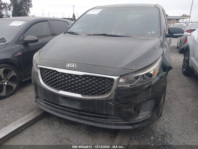 KIA SEDONA LX 2017 KNDMB5C14H6313154 Image 12