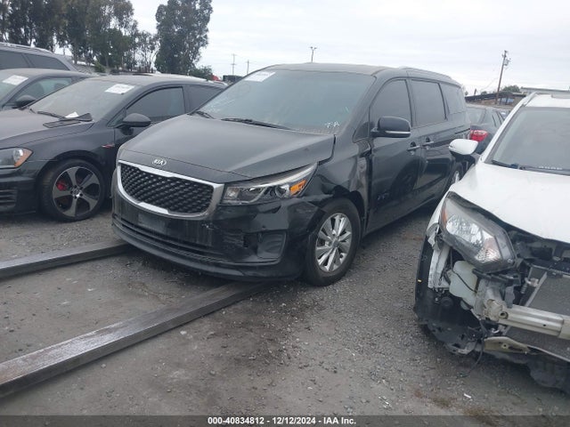 KIA SEDONA LX 2017 KNDMB5C14H6313154 Image 2
