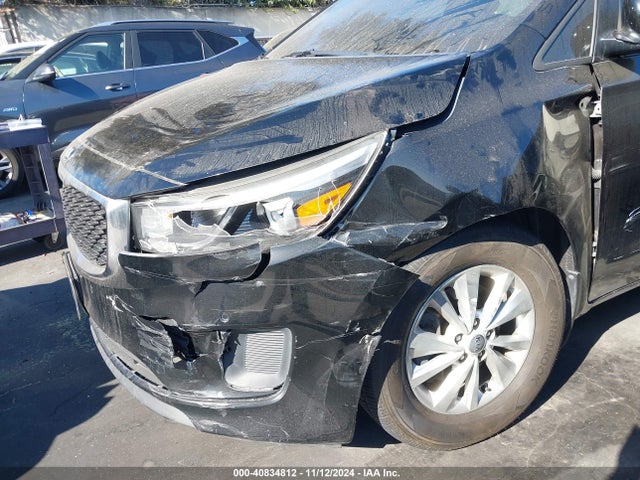 KIA SEDONA LX 2017 KNDMB5C14H6313154 Image 6