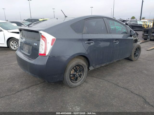 JTDKN3DUXF0456766 Toyota Prius Two