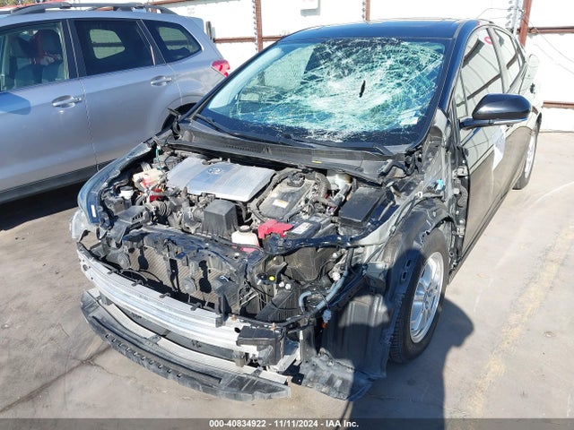 JTDKARFU6H3048875 Toyota Prius