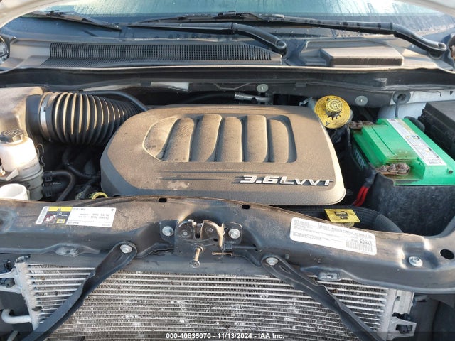 2C4RC1JG6GR150503 Chrysler Town & Country Limited